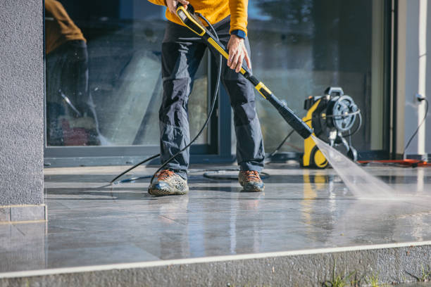 Animal Enclosure Cleaning in Columbus, IN